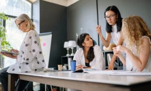 Corfo destaca liderazgo femenino y presenta avances en equidad de género 2022–2025