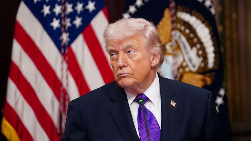 «Es un pequeño precio a pagar»: Trump minimiza la fuerte alza del petróleo por la guerra en Irán