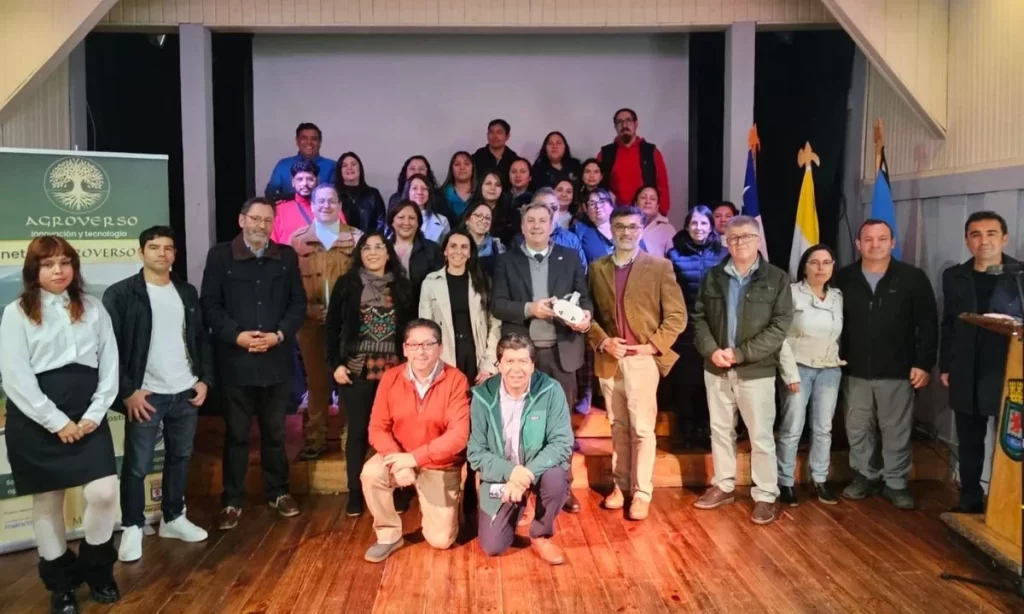 Emprendedores de Los Ríos acceden a capacitación gratuita en IA gracias al programa Agroverso Lab