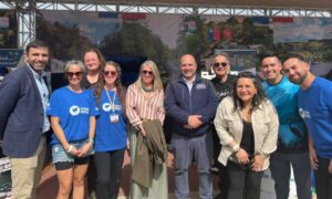 Los Ríos fortalece su posicionamiento turístico en el Carnaval Mayor de Sernatur en Santiago