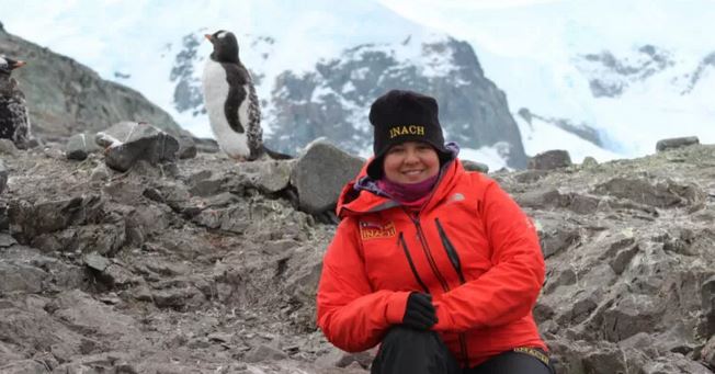 Daly Noll, la bióloga chilena que descubrió una nueva especie de pingüino