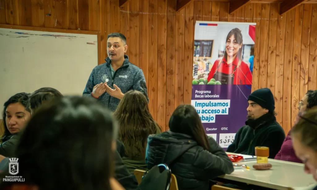 Emprendedores de Panguipulli finalizan curso para fortalecer sus habilidades digitales