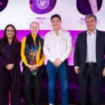 Inclusión digital en Chile: Expertos debaten sobre los desafíos educativos y de género más allá de la infraestructura