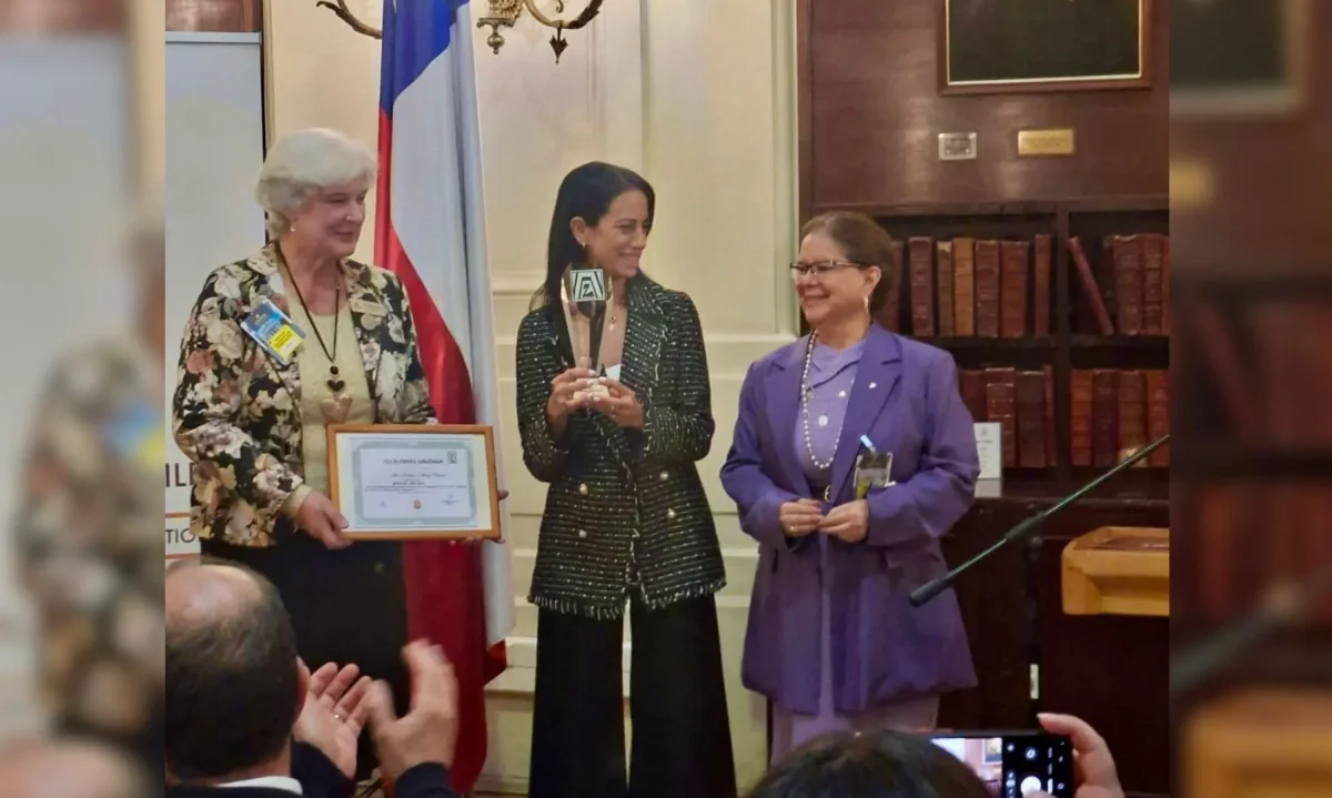 Zonta Santiago reconoce a Paulina Núñez como Mujer del Año 2026