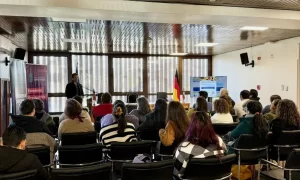 Emprendedores de Puerto Varas podrán acceder a capacitaciones y nuevos espacios de venta