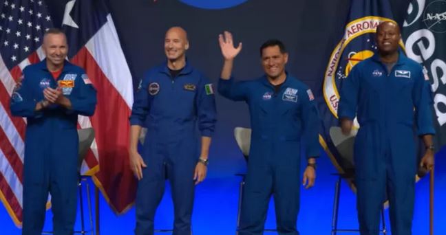 La NASA presenta a los nuevos astronautas para la misión Artemis III