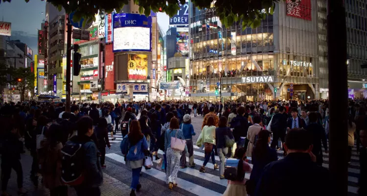 Japón tomará «medidas decisivas» para contener su moneda, el yen, si hay «movimientos especulativos»