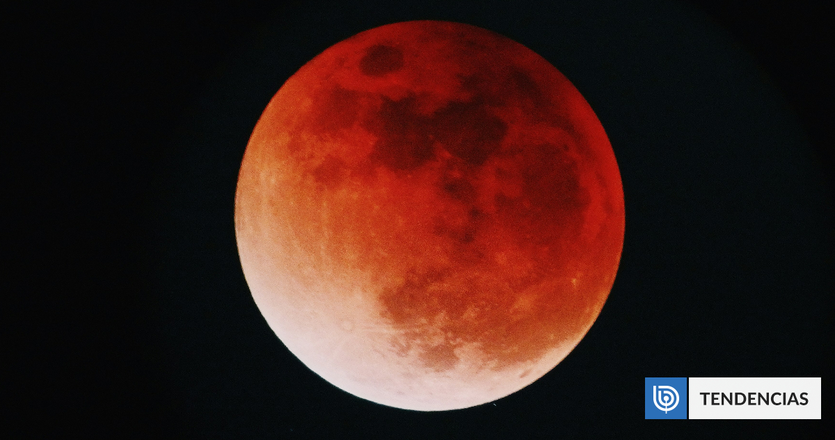 El calendario astronómico de agosto trae un eclipse lunar visible en Chile