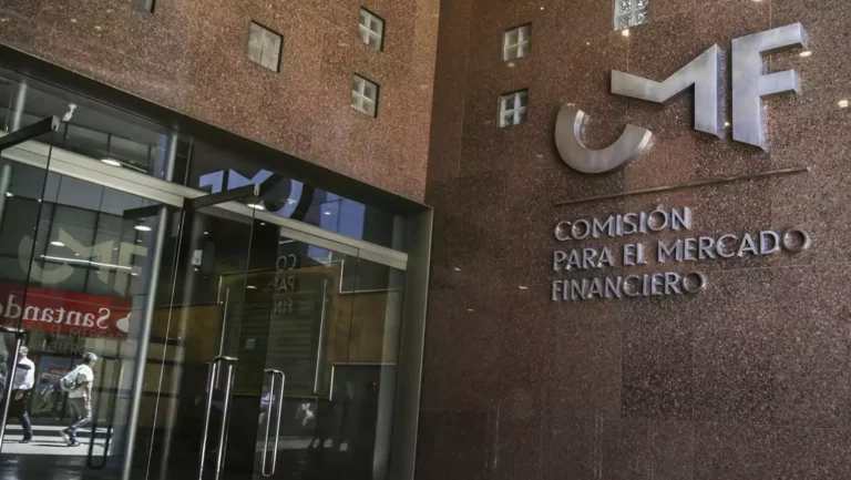 Utilidades de la banca suben 7,72% a julio pese a caída en las colocaciones