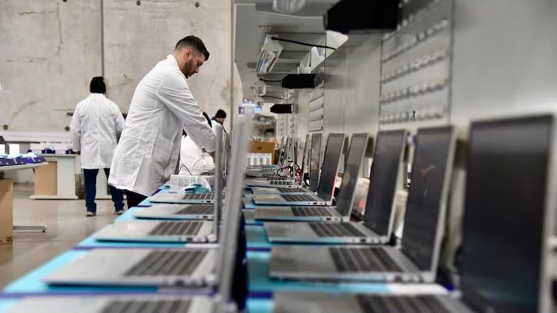 JUNAEB acelera Becas TIC y ya recibió 80 mil notebooks para estudiantes de séptimo básico