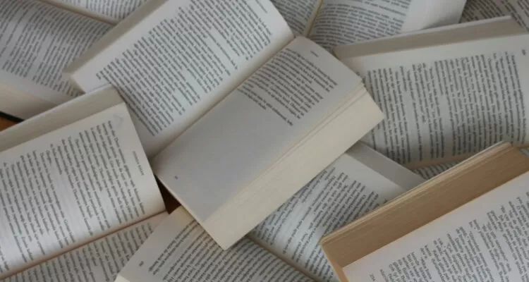 Por qué la IA está implementando el «escaneo destructivo» de libros