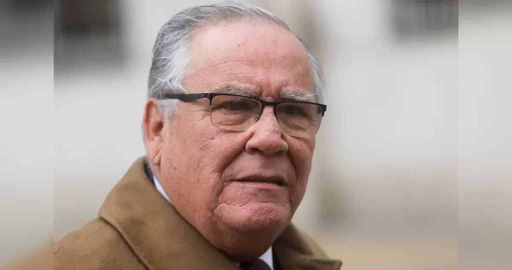 Ministro Campos no se retracta: «Ningún chileno está de acuerdo con la decisión» de EEUU por arancel