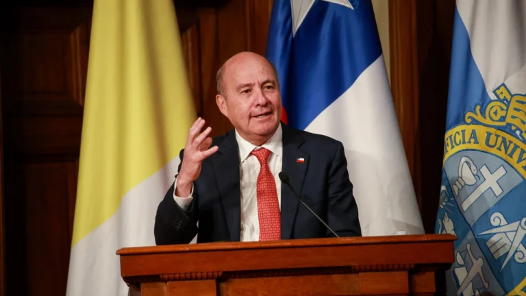 Ministro Quiroz adelanta lineamientos del Presupuesto 2027