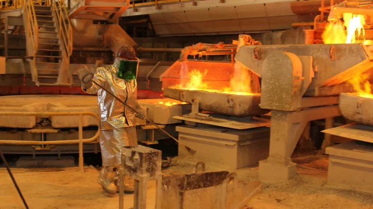 Cobre retrocede y cierra la semana en US$ 6,6 por libra tras acuerdo laboral en Escondida y presiones inflacionarias de EE.UU.