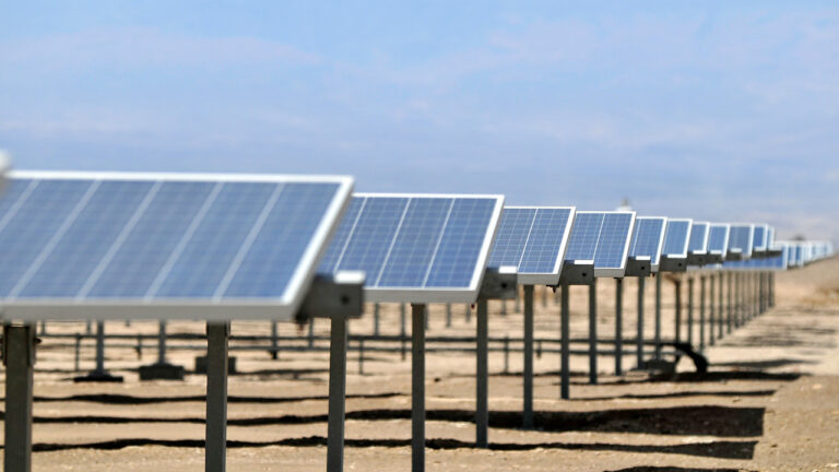 Comisión de Evaluación de Antofagasta aprueba dos parques solares con baterías por US$ 688 millones en María Elena: uno es de SQM