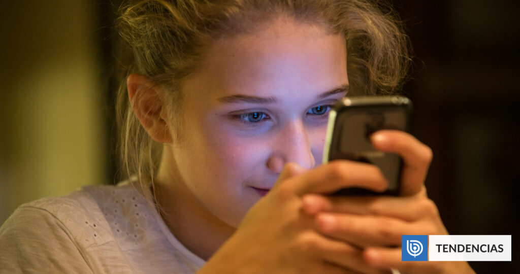 Nueva York restringe uso de chatbots a menores de 18 años