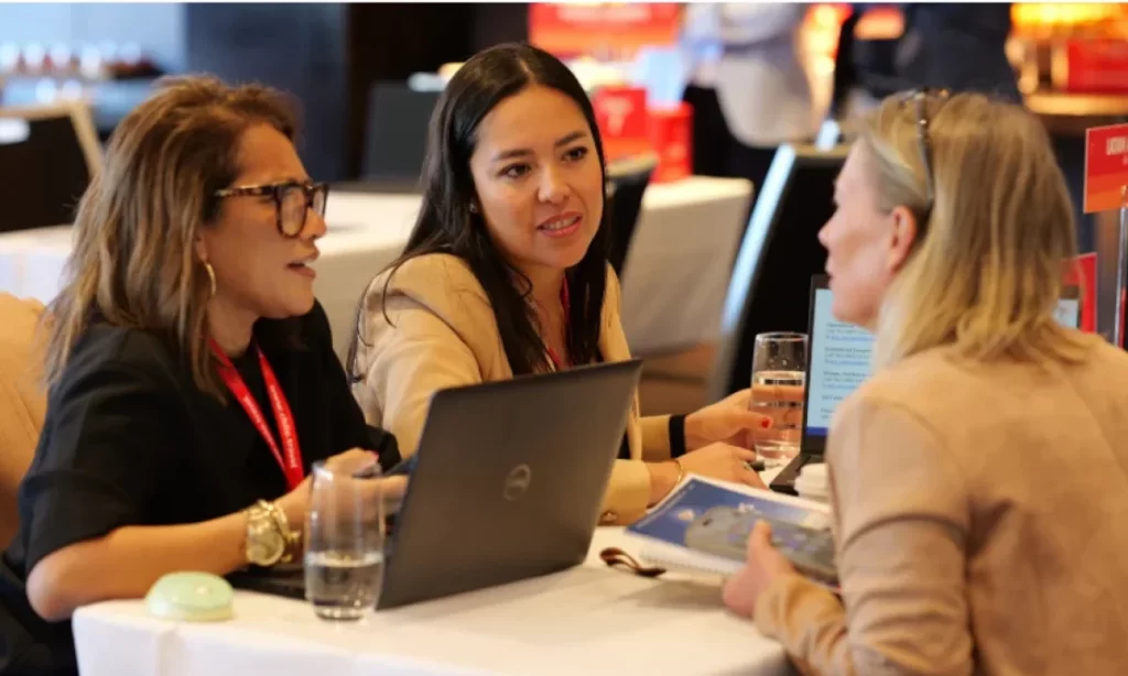 Rueda de negocios Sernatur propiciará más de mil encuentros entre empresas turísticas del país