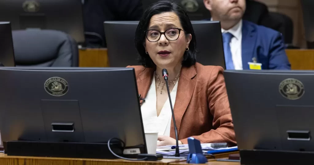 CFA advierte que los ingresos fiscales de 2027 podrían quedarse ’cortos’ y alerta sobre nivel de deuda